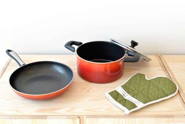 6 Easy Ways to Dispose of Old Cooking Pots and Pans