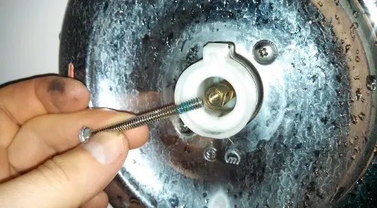 How to turn off Moen shower valve
