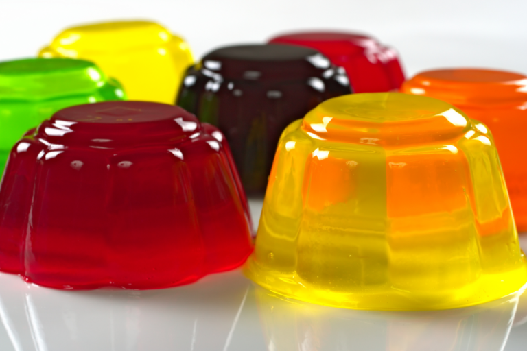 Does Jello Need to Be Refrigerated (To Set?) – How Long Can It Stay Out
