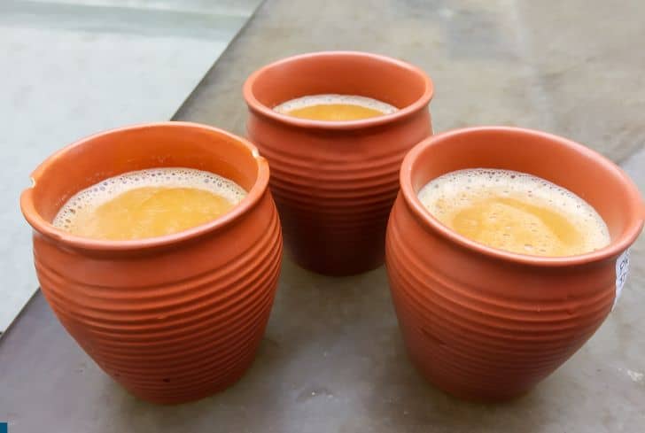 indian-tea-in-terracotta-pots