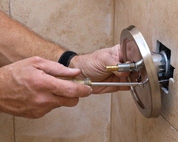 how to fix a leaky shower faucet single handle Moen