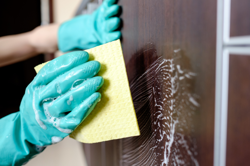 cleaning laminate furniture