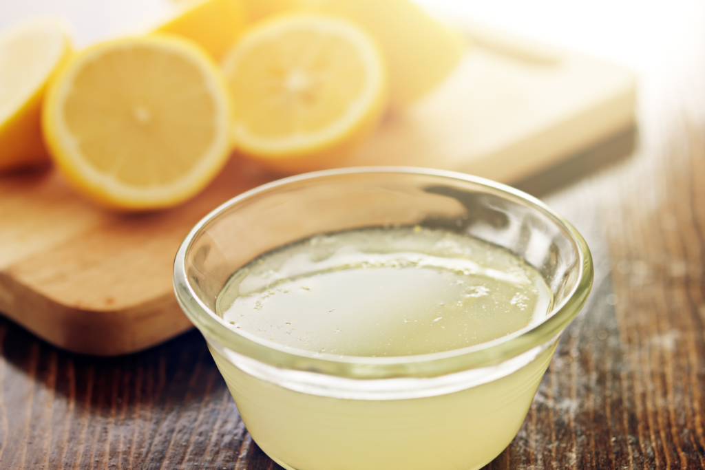 using lemon juice to clean an air fryer