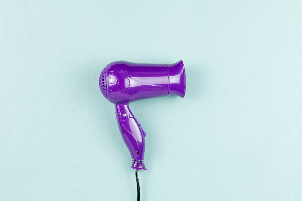 Things to watch out for when drying paint with a hair dryer