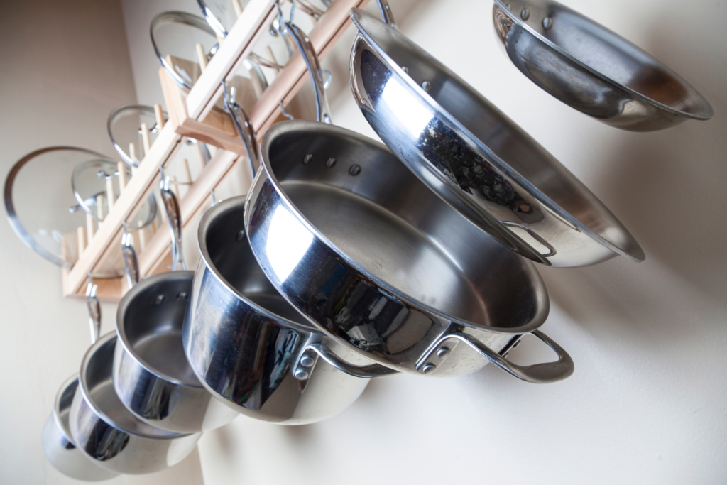 How to Dispose of Old Cooking Pots and Pans (6 easy ways to recycle